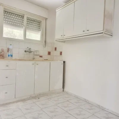 y2_5_VhKsNKdhlI_20251001