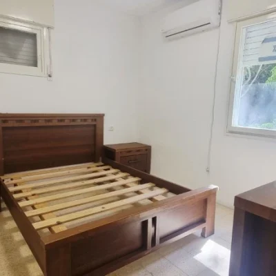 y2_9_QYjwLUyEGE_20251001